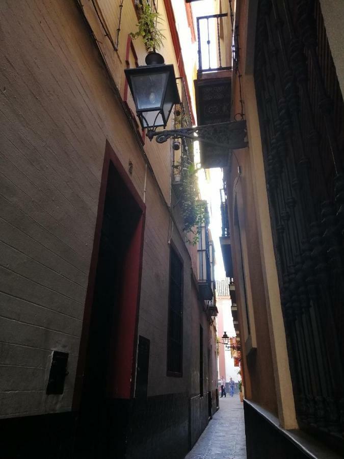 Apartamento Callejon Del Beso Seville Exterior photo